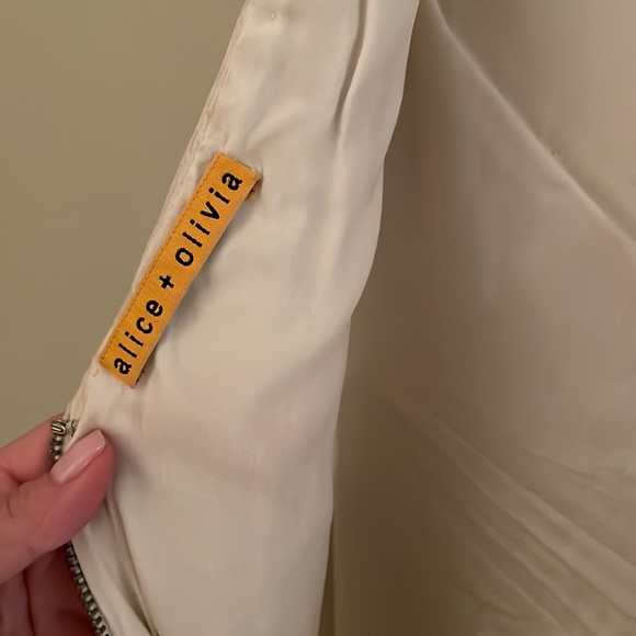 Alice & Olivia White Sequinned Dress, Size 0 - Picture 5 of 7